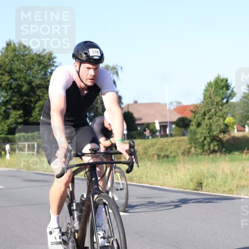 25.08.2024 - Elbe Triathlon Hamburg Fuchs,  Jonas http://msf.ph/oto/6848855 25.08.2024 09:11:24 Radfahren 47, 318, 226, 58 meine-sportfotos.de
