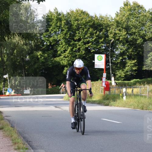 25.08.2024 - Elbe Triathlon Hamburg Fuchs,  Jonas http://msf.ph/oto/6848861 25.08.2024 09:54:17 Radfahren 375, 338, 278 meine-sportfotos.de