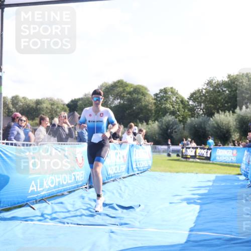 25.08.2024 - Elbe Triathlon Hamburg H.Heesch http://msf.ph/oto/6848867 25.08.2024 10:43:38 Ziel 67, 313 meine-sportfotos.de