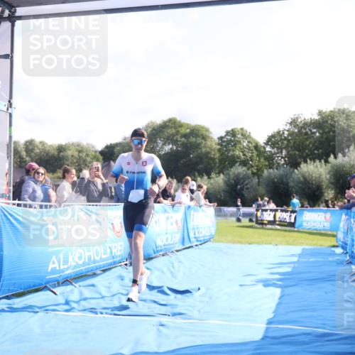 25.08.2024 - Elbe Triathlon Hamburg H.Heesch http://msf.ph/oto/6848873 25.08.2024 10:43:38 Ziel 67, 313 meine-sportfotos.de