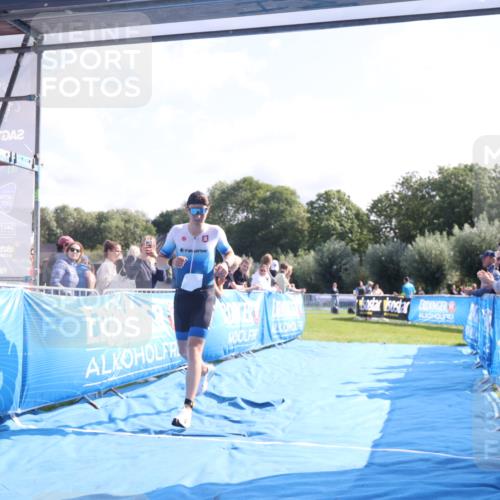 25.08.2024 - Elbe Triathlon Hamburg H.Heesch http://msf.ph/oto/6848885 25.08.2024 10:43:38 Ziel 67, 313 meine-sportfotos.de