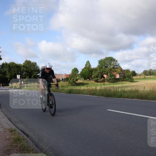 25.08.2024 - Elbe Triathlon Hamburg Fuchs,  Jonas http://msf.ph/oto/6848895 25.08.2024 09:54:18 Radfahren 375, 338, 278, 368 meine-sportfotos.de