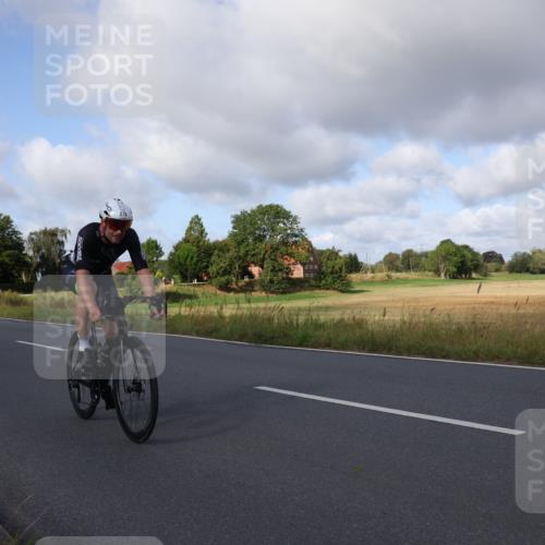 25.08.2024 - Elbe Triathlon Hamburg Fuchs,  Jonas http://msf.ph/oto/6848899 25.08.2024 09:54:19 Radfahren 338, 278, 368 meine-sportfotos.de