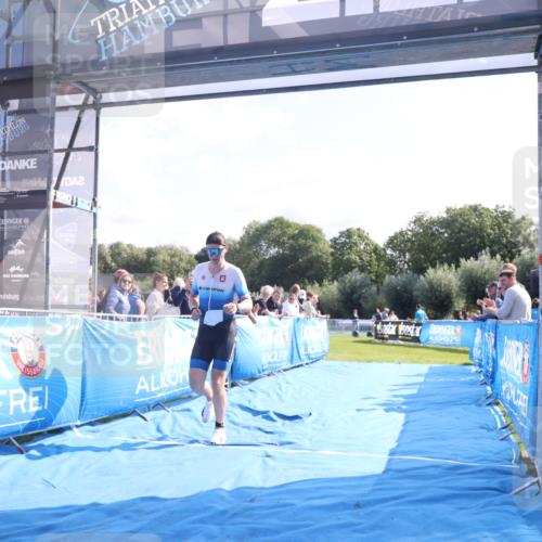 25.08.2024 - Elbe Triathlon Hamburg H.Heesch http://msf.ph/oto/6848903 25.08.2024 10:43:38 Ziel 67, 313 meine-sportfotos.de