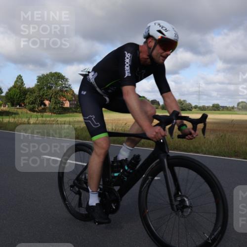 25.08.2024 - Elbe Triathlon Hamburg Fuchs,  Jonas http://msf.ph/oto/6848908 25.08.2024 09:54:19 Radfahren 338, 278, 368 meine-sportfotos.de