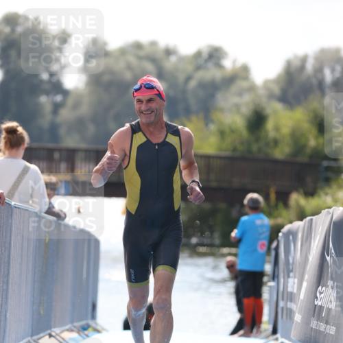 25.08.2024 - Elbe Triathlon Hamburg H.Heesch http://msf.ph/oto/6848931 25.08.2024 15:12:19 Schwimmen  meine-sportfotos.de