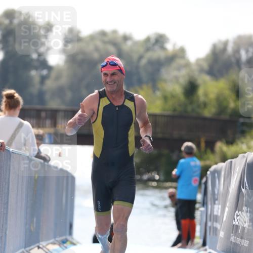 25.08.2024 - Elbe Triathlon Hamburg H.Heesch http://msf.ph/oto/6848937 25.08.2024 15:12:19 Schwimmen  meine-sportfotos.de