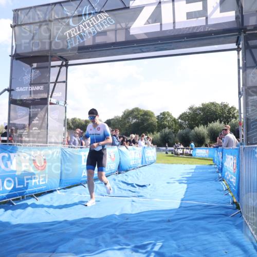25.08.2024 - Elbe Triathlon Hamburg H.Heesch http://msf.ph/oto/6848941 25.08.2024 10:43:38 Ziel 67, 313 meine-sportfotos.de