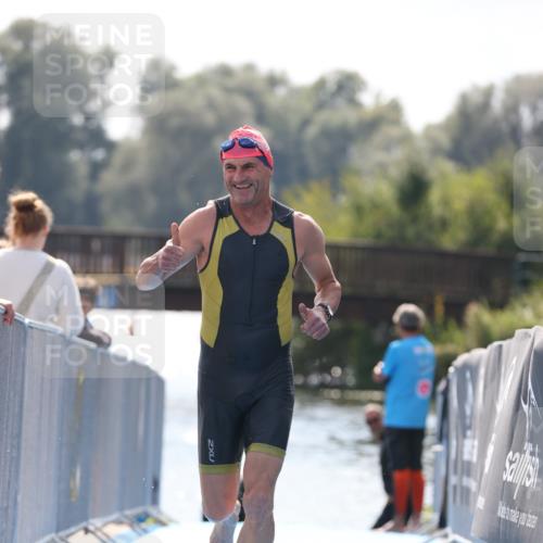 25.08.2024 - Elbe Triathlon Hamburg H.Heesch http://msf.ph/oto/6848942 25.08.2024 15:12:19 Schwimmen  meine-sportfotos.de