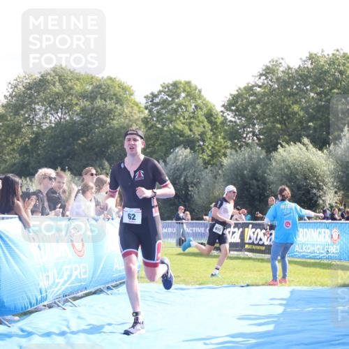 25.08.2024 - Elbe Triathlon Hamburg H.Heesch http://msf.ph/oto/6848944 25.08.2024 10:43:48 Ziel 62 meine-sportfotos.de