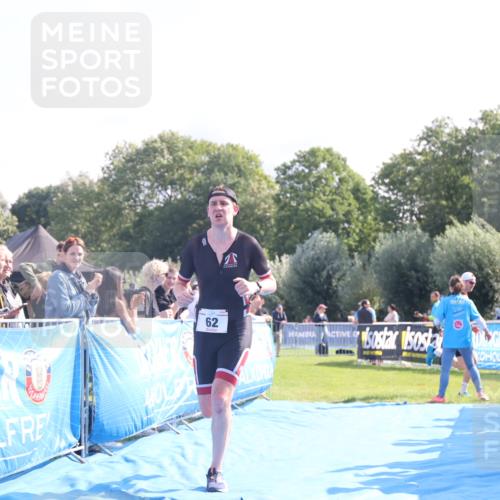 25.08.2024 - Elbe Triathlon Hamburg H.Heesch http://msf.ph/oto/6848998 25.08.2024 10:43:48 Ziel 62 meine-sportfotos.de