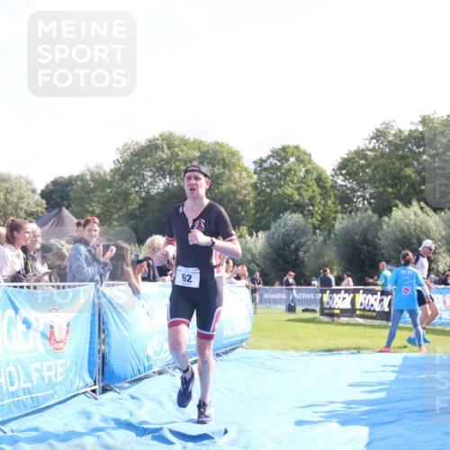 25.08.2024 - Elbe Triathlon Hamburg H.Heesch http://msf.ph/oto/6849015 25.08.2024 10:43:49 Ziel 62 meine-sportfotos.de