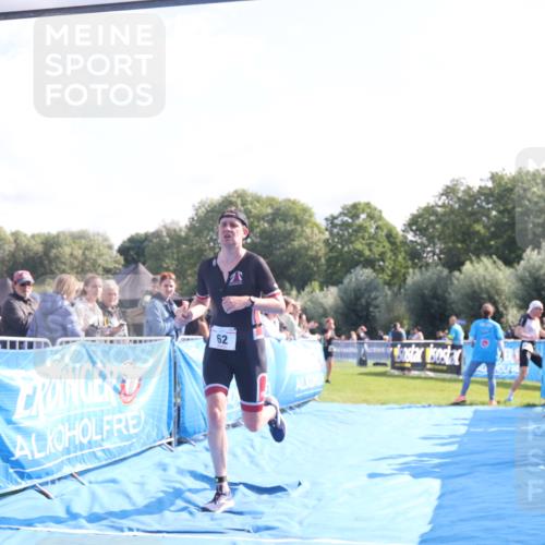 25.08.2024 - Elbe Triathlon Hamburg H.Heesch http://msf.ph/oto/6849026 25.08.2024 10:43:49 Ziel 62 meine-sportfotos.de