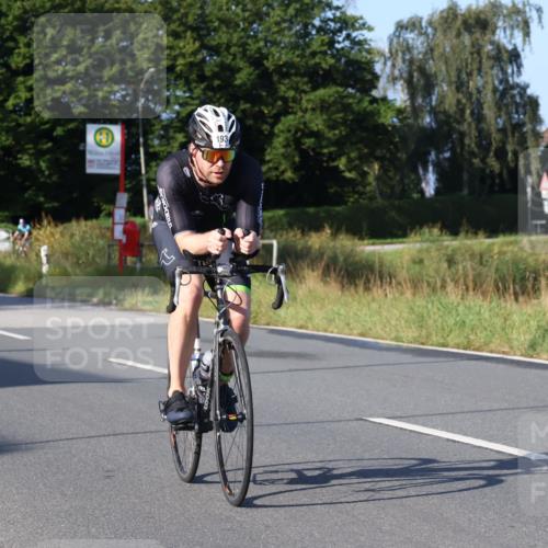 25.08.2024 - Elbe Triathlon Hamburg Fuchs,  Jonas http://msf.ph/oto/6849042 25.08.2024 09:11:39 Radfahren 282, 61, 293, 193, 87, 52, 157 meine-sportfotos.de