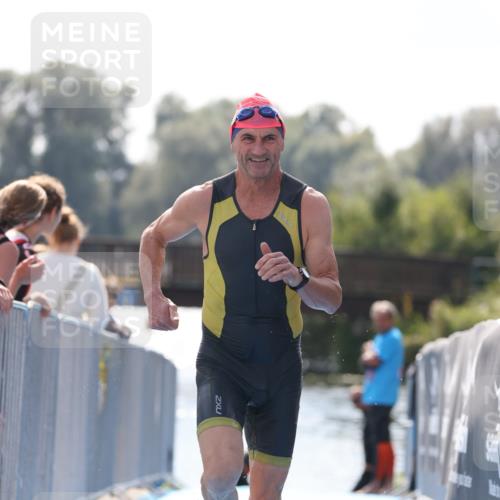 25.08.2024 - Elbe Triathlon Hamburg H.Heesch http://msf.ph/oto/6849046 25.08.2024 15:12:20 Schwimmen  meine-sportfotos.de