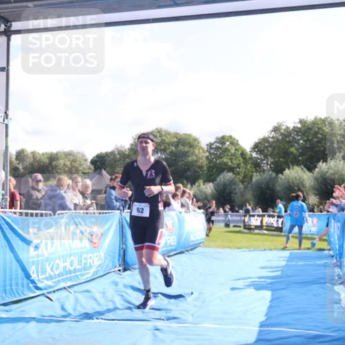 25.08.2024 - Elbe Triathlon Hamburg H.Heesch http://msf.ph/oto/6849047 25.08.2024 10:43:49 Ziel 62 meine-sportfotos.de