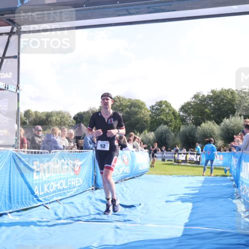 25.08.2024 - Elbe Triathlon Hamburg H.Heesch http://msf.ph/oto/6849054 25.08.2024 10:43:49 Ziel 62 meine-sportfotos.de