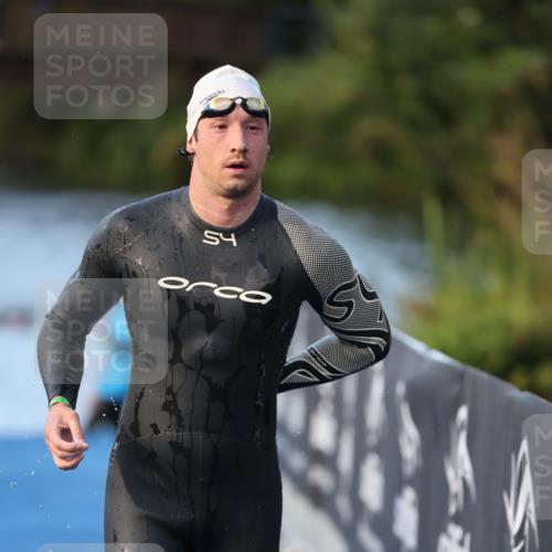 25.08.2024 - Elbe Triathlon Hamburg H.Heesch http://msf.ph/oto/6849096 25.08.2024 08:55:35 Schwimmen 232 meine-sportfotos.de