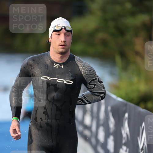 25.08.2024 - Elbe Triathlon Hamburg H.Heesch http://msf.ph/oto/6849102 25.08.2024 08:55:36 Schwimmen 232 meine-sportfotos.de