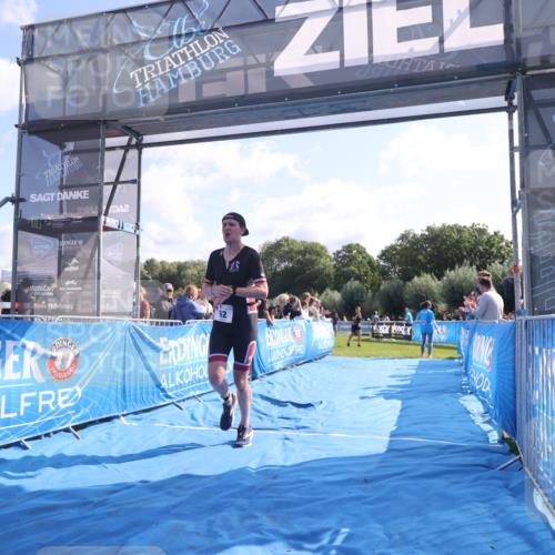 25.08.2024 - Elbe Triathlon Hamburg H.Heesch http://msf.ph/oto/6849105 25.08.2024 10:43:49 Ziel 62 meine-sportfotos.de