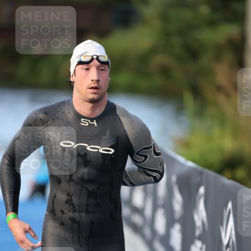 25.08.2024 - Elbe Triathlon Hamburg H.Heesch http://msf.ph/oto/6849111 25.08.2024 08:55:36 Schwimmen 232 meine-sportfotos.de