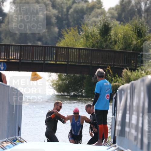 25.08.2024 - Elbe Triathlon Hamburg H.Heesch http://msf.ph/oto/6849114 25.08.2024 15:12:50 Schwimmen  meine-sportfotos.de