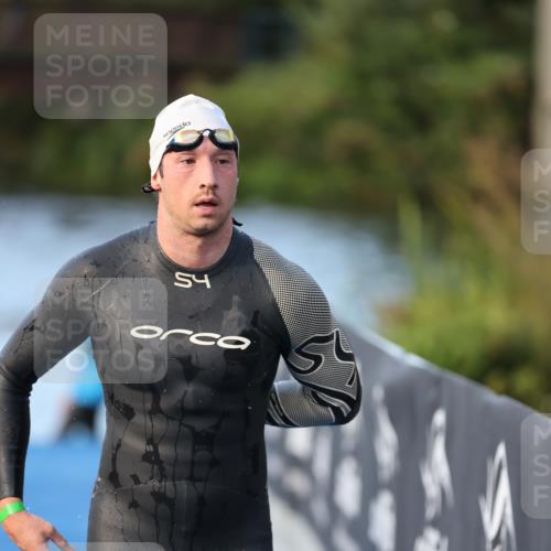 25.08.2024 - Elbe Triathlon Hamburg H.Heesch http://msf.ph/oto/6849118 25.08.2024 08:55:36 Schwimmen 232 meine-sportfotos.de