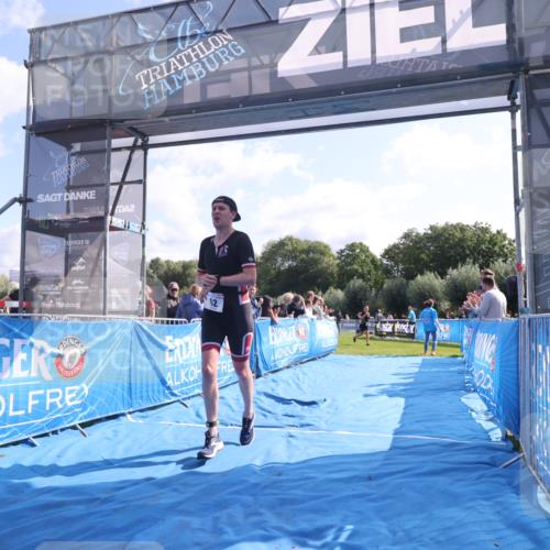 25.08.2024 - Elbe Triathlon Hamburg H.Heesch http://msf.ph/oto/6849119 25.08.2024 10:43:50 Ziel 62 meine-sportfotos.de