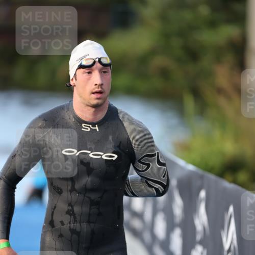 25.08.2024 - Elbe Triathlon Hamburg H.Heesch http://msf.ph/oto/6849122 25.08.2024 08:55:36 Schwimmen 232 meine-sportfotos.de