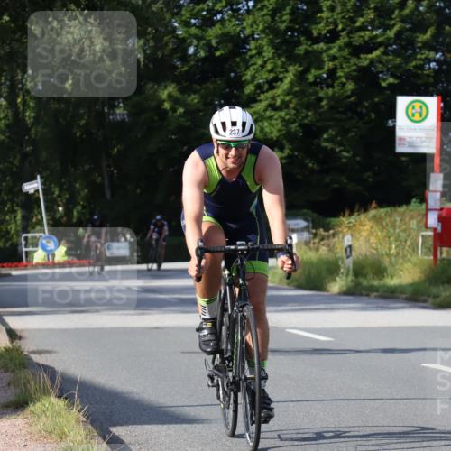 25.08.2024 - Elbe Triathlon Hamburg Fuchs,  Jonas http://msf.ph/oto/6849139 25.08.2024 09:54:34 Radfahren 363, 518, 248, 237, 284 meine-sportfotos.de