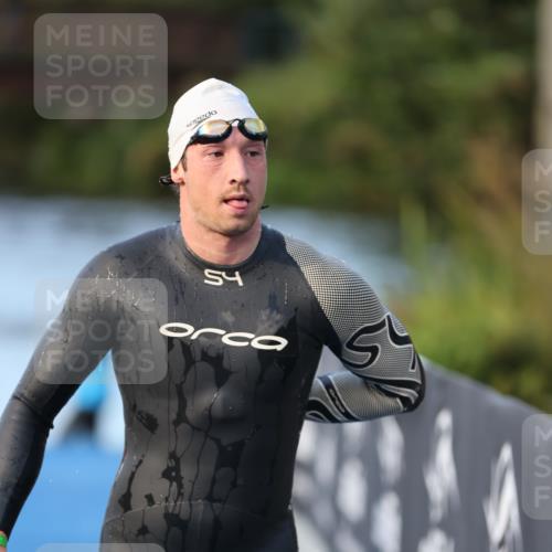 25.08.2024 - Elbe Triathlon Hamburg H.Heesch http://msf.ph/oto/6849143 25.08.2024 08:55:36 Schwimmen 232 meine-sportfotos.de