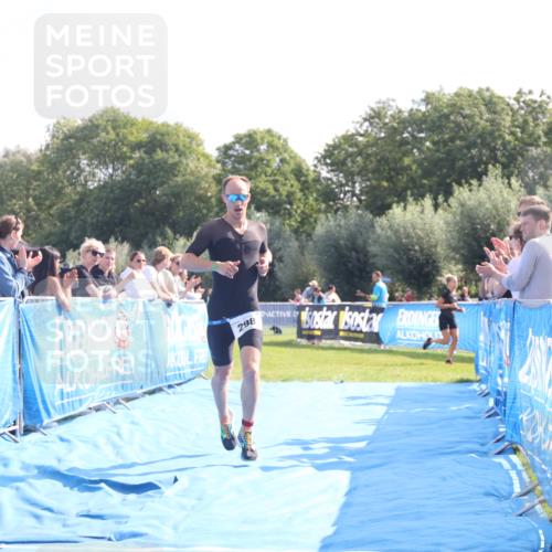 25.08.2024 - Elbe Triathlon Hamburg H.Heesch http://msf.ph/oto/6849148 25.08.2024 10:44:22 Ziel 298 meine-sportfotos.de