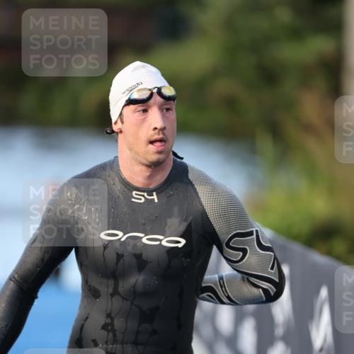 25.08.2024 - Elbe Triathlon Hamburg H.Heesch http://msf.ph/oto/6849152 25.08.2024 08:55:36 Schwimmen 232 meine-sportfotos.de