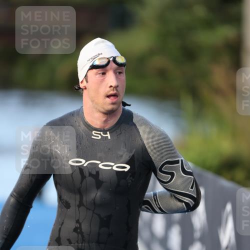 25.08.2024 - Elbe Triathlon Hamburg H.Heesch http://msf.ph/oto/6849159 25.08.2024 08:55:36 Schwimmen 232 meine-sportfotos.de
