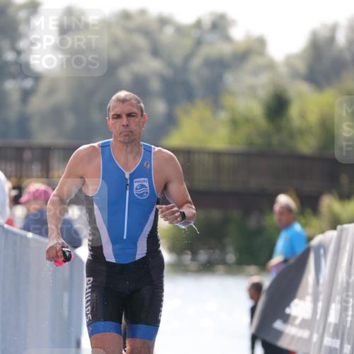 25.08.2024 - Elbe Triathlon Hamburg H.Heesch http://msf.ph/oto/6849160 25.08.2024 15:12:57 Schwimmen  meine-sportfotos.de