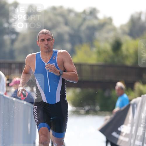 25.08.2024 - Elbe Triathlon Hamburg H.Heesch http://msf.ph/oto/6849180 25.08.2024 15:12:58 Schwimmen  meine-sportfotos.de