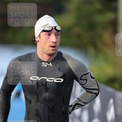 25.08.2024 - Elbe Triathlon Hamburg H.Heesch http://msf.ph/oto/6849184 25.08.2024 08:55:36 Schwimmen 232 meine-sportfotos.de