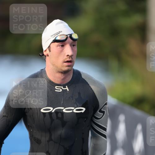 25.08.2024 - Elbe Triathlon Hamburg H.Heesch http://msf.ph/oto/6849202 25.08.2024 08:55:36 Schwimmen 232 meine-sportfotos.de