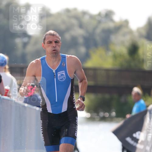 25.08.2024 - Elbe Triathlon Hamburg H.Heesch http://msf.ph/oto/6849208 25.08.2024 15:12:58 Schwimmen  meine-sportfotos.de