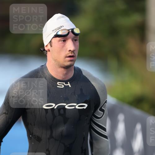 25.08.2024 - Elbe Triathlon Hamburg H.Heesch http://msf.ph/oto/6849209 25.08.2024 08:55:36 Schwimmen 232 meine-sportfotos.de