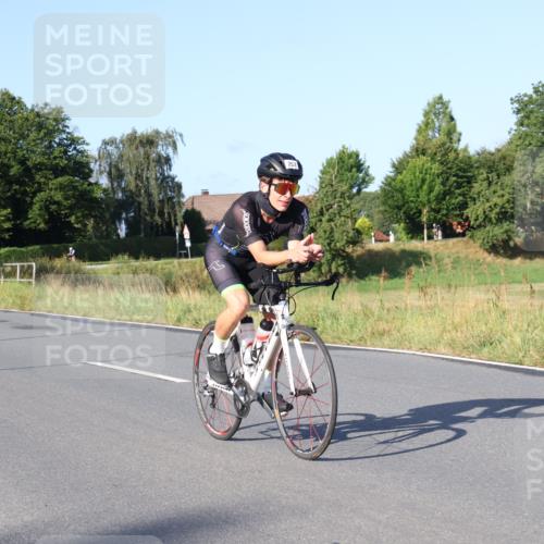 25.08.2024 - Elbe Triathlon Hamburg Fuchs,  Jonas http://msf.ph/oto/6849217 25.08.2024 09:11:47 Radfahren 87, 52, 157, 252, 168, 235 meine-sportfotos.de