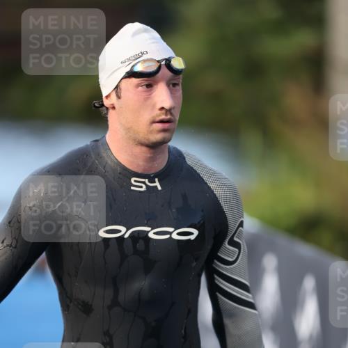 25.08.2024 - Elbe Triathlon Hamburg H.Heesch http://msf.ph/oto/6849220 25.08.2024 08:55:37 Schwimmen 232 meine-sportfotos.de