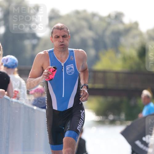 25.08.2024 - Elbe Triathlon Hamburg H.Heesch http://msf.ph/oto/6849223 25.08.2024 15:12:58 Schwimmen  meine-sportfotos.de
