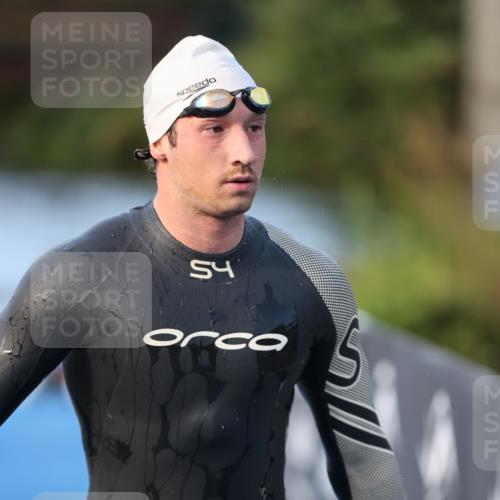 25.08.2024 - Elbe Triathlon Hamburg H.Heesch http://msf.ph/oto/6849225 25.08.2024 08:55:37 Schwimmen 232 meine-sportfotos.de