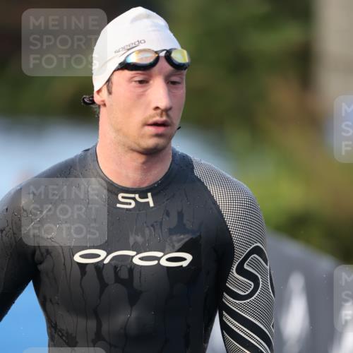 25.08.2024 - Elbe Triathlon Hamburg H.Heesch http://msf.ph/oto/6849232 25.08.2024 08:55:37 Schwimmen 232 meine-sportfotos.de