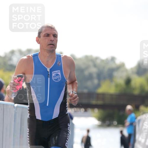 25.08.2024 - Elbe Triathlon Hamburg H.Heesch http://msf.ph/oto/6849257 25.08.2024 15:12:59 Schwimmen  meine-sportfotos.de