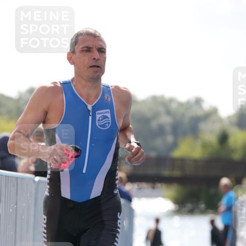 25.08.2024 - Elbe Triathlon Hamburg H.Heesch http://msf.ph/oto/6849275 25.08.2024 15:12:59 Schwimmen  meine-sportfotos.de
