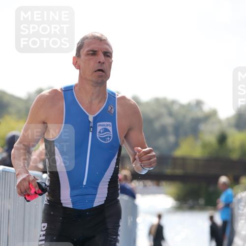 25.08.2024 - Elbe Triathlon Hamburg H.Heesch http://msf.ph/oto/6849288 25.08.2024 15:12:59 Schwimmen  meine-sportfotos.de