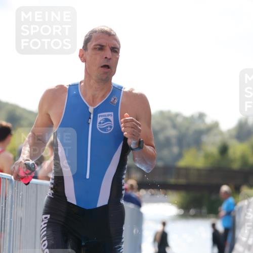 25.08.2024 - Elbe Triathlon Hamburg H.Heesch http://msf.ph/oto/6849301 25.08.2024 15:12:59 Schwimmen  meine-sportfotos.de