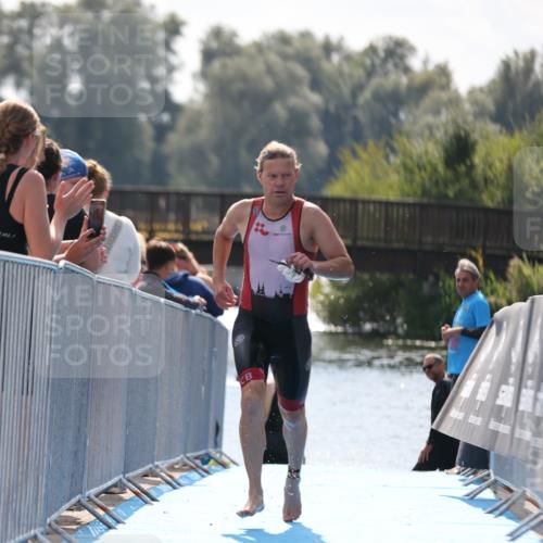25.08.2024 - Elbe Triathlon Hamburg H.Heesch http://msf.ph/oto/6849315 25.08.2024 15:13:16 Schwimmen  meine-sportfotos.de
